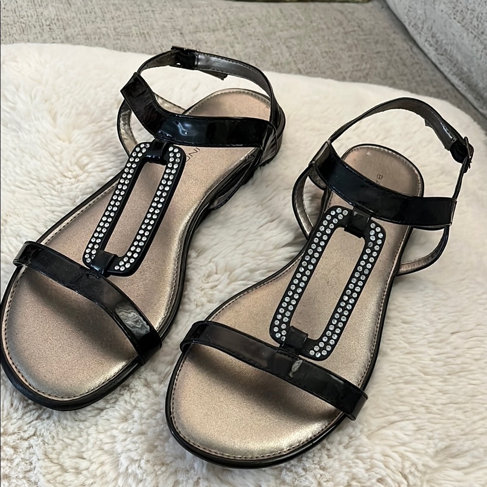 NEW Bandolino Black and Silver Strappy Sandals, size 8.5 M